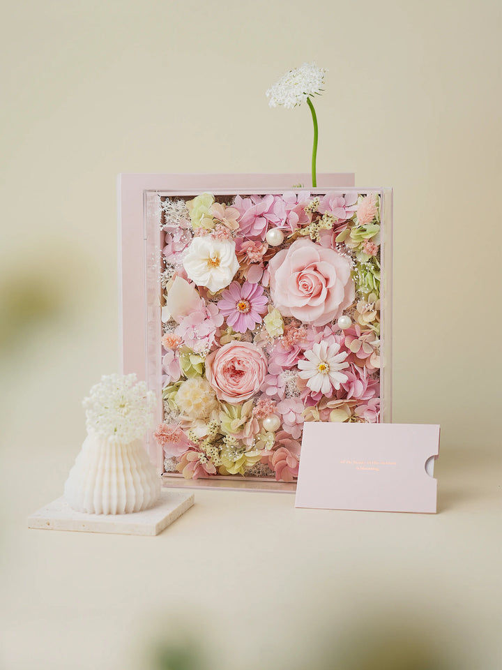 Everlasting Flora Book with preserved flowers in Misty Blossom Pink tones