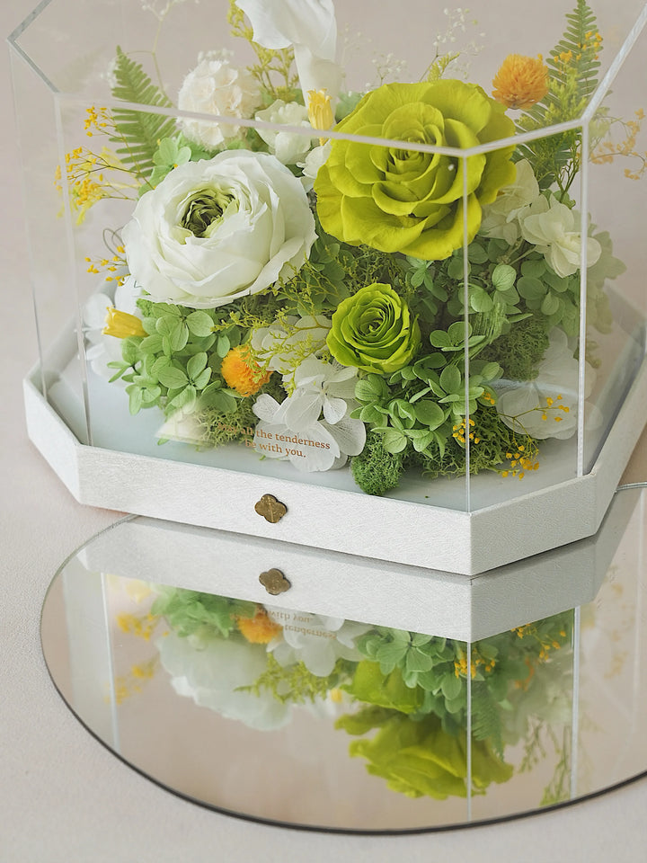 Octagon acrylic box with preserved flowers in Enchanted Meadow White & Green