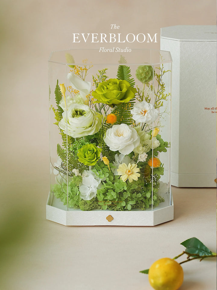 Octagon acrylic box with preserved flowers in Enchanted Meadow White & Green